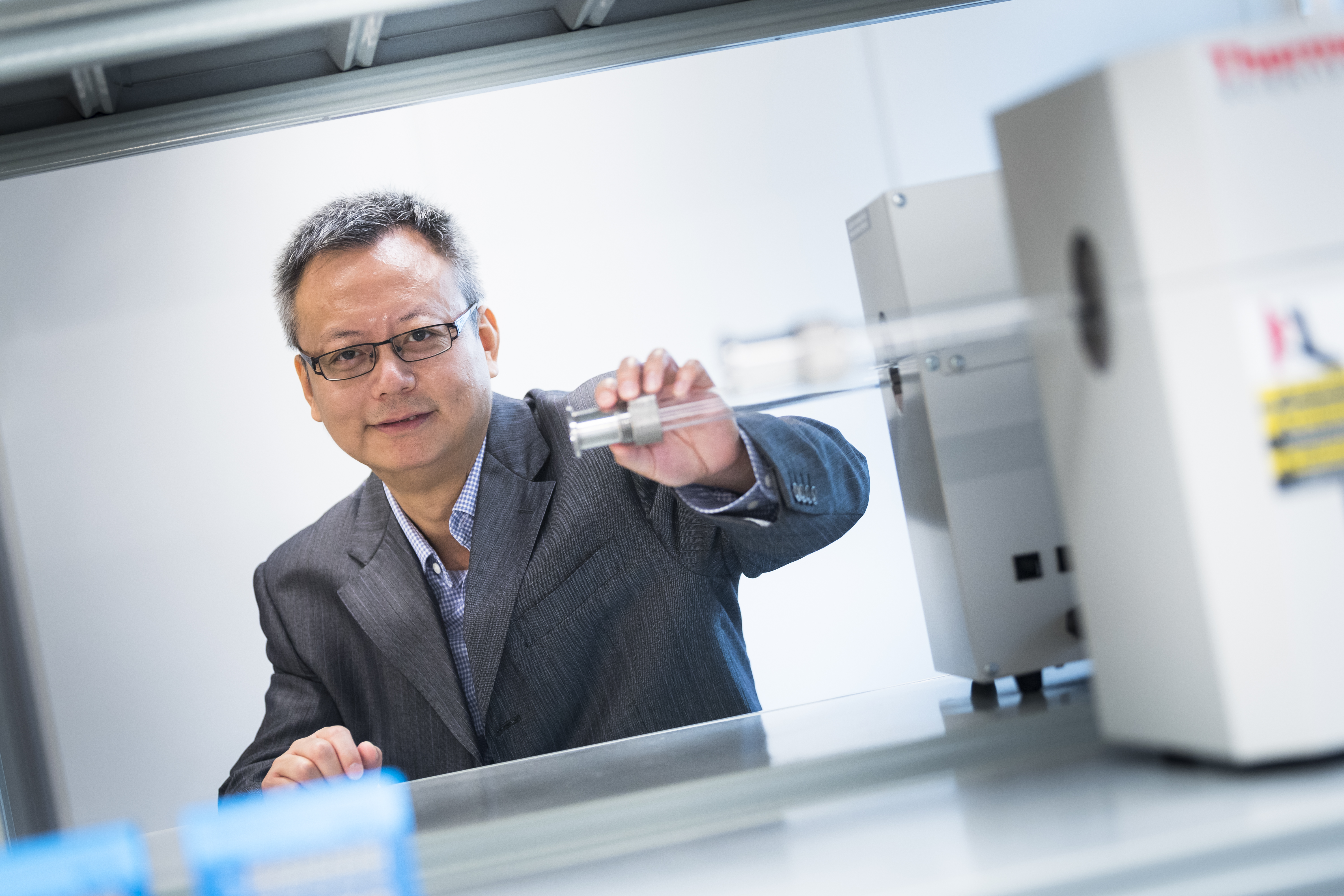 新任歐洲科學院外籍院士張華教授　提出納米材料新理念